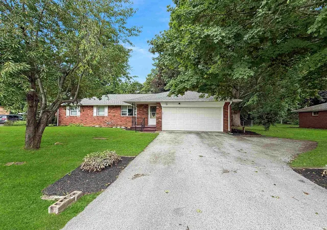 Photo 2 of Sale Pending at 3710 Hickory Ln, Lafayette, IN 47905 | MLS# 202633536 | Listing updated on 2026-09-17