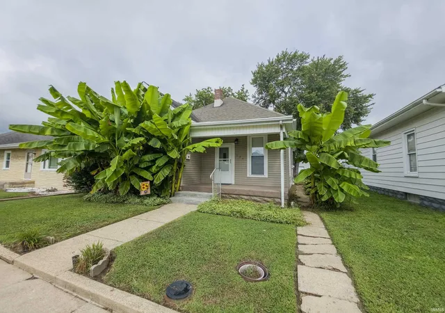 Photo 1 of Sale Pending at 524 W 6th Street, Mount Carmel, IL 62863 | MLS# 202633545 | Listing updated on 2026-08-20