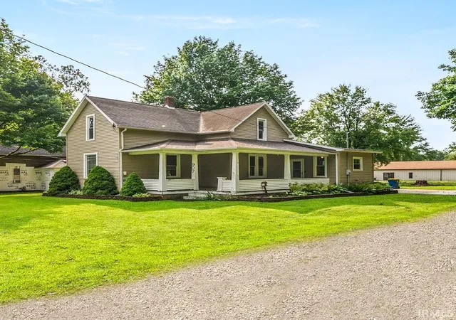 Manufactured home for sale at 907 E 2nd Street Ext St, North Manchester, IN 46962 | MLS# 202633554