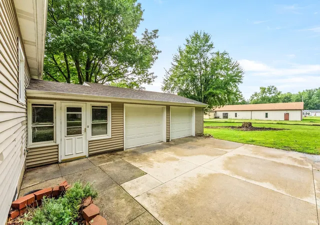 Photo 2 of Manufactured home for sale at 907 E 2nd Street Ext St, North Manchester, IN 46962 | MLS# 202633554 | Listing updated on 2026-09-15
