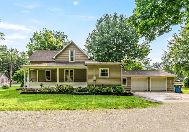 Photo 3 of Manufactured home for sale at 907 E 2nd Street Ext St, North Manchester, IN 46962 | MLS# 202633554 | Listing updated on 2026-09-15