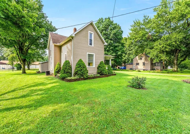 Photo 4 of Manufactured home for sale at 907 E 2nd Street Ext St, North Manchester, IN 46962 | MLS# 202633554 | Listing updated on 2026-09-15