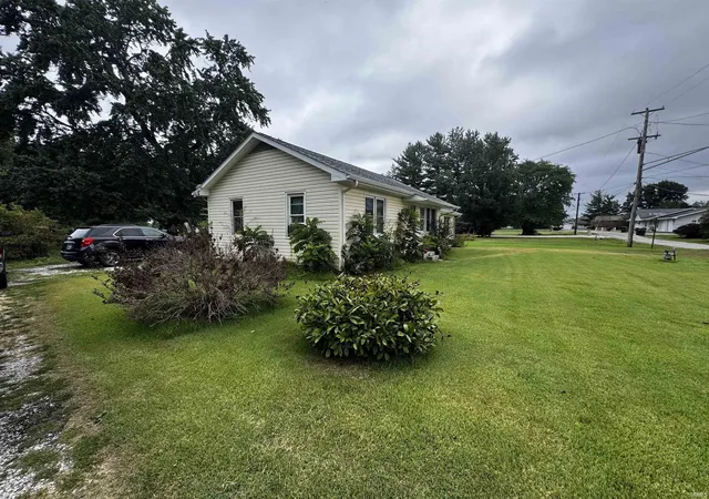 Photo 2 of Sale Pending at 2 13th Street, Linton, IN 47441 | MLS# 202633563 | Listing updated on 2026-09-01
