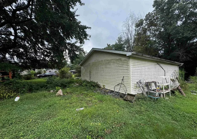 Photo 2 of Sale Pending at 2 13th Street, Linton, IN 47441 | MLS# 202633563 | Listing updated on 2026-09-01