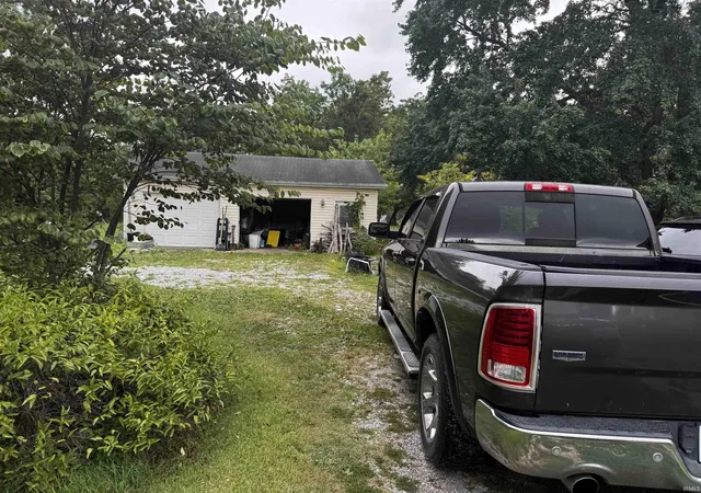 Photo 3 of Sale Pending at 2 13th Street, Linton, IN 47441 | MLS# 202633563 | Listing updated on 2026-09-01