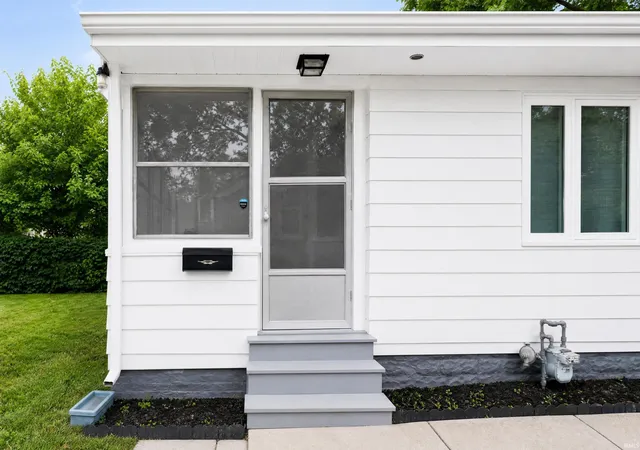 Photo 3 of Manufactured home for sale at 1338 Obrien St, South Bend, IN 46628 | MLS# 202633571 | Listing updated on 2026-10-12