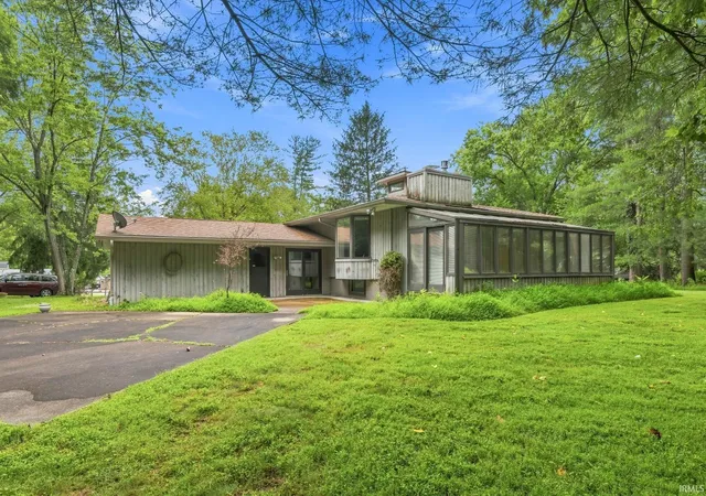 Photo 1 of Manufactured home for sale at 2202 Belhaven Ct, Bloomington, IN 47401 | MLS# 202633581 | Listing updated on 2026-09-16
