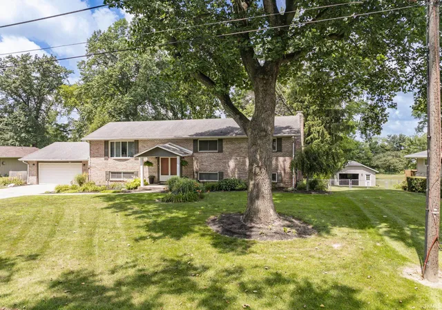 Photo 1 of Sale Pending at 9212 W Tulip Tree Dr, Muncie, IN 47304 | MLS# 202633596 | Listing updated on 2026-08-23
