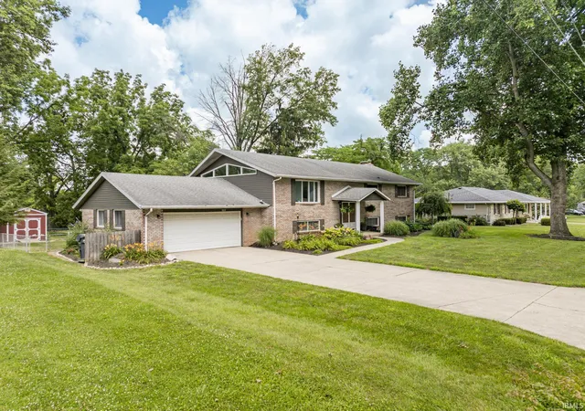 Photo 2 of Sale Pending at 9212 W Tulip Tree Dr, Muncie, IN 47304 | MLS# 202633596 | Listing updated on 2026-08-23