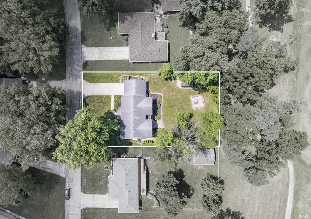 Photo 3 of Sale Pending at 9212 W Tulip Tree Dr, Muncie, IN 47304 | MLS# 202633596 | Listing updated on 2026-08-23