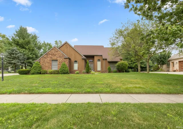 Photo 2 of Sale Pending at 910 Foxbriar Ln, Goshen, IN 46526 | MLS# 202633597 | Listing updated on 2026-09-07