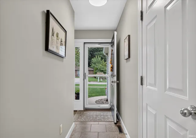 Photo 3 of Sale Pending at 102 Livingston Bay Ct, Mishawaka, IN 46544 | MLS# 202633600 | Listing updated on 2026-09-13