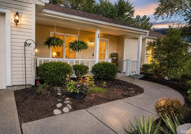 Photo 2 of Sale Pending at 4018 Thorton Dr, Fort Wayne, IN 46815 | MLS# 202633620 | Listing updated on 2026-08-21