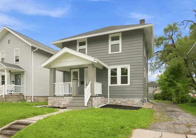 Photo 3 of Sale Pending at 2921 Holton Ave, Fort Wayne, IN 46806 | MLS# 202633623 | Listing updated on 2026-09-14