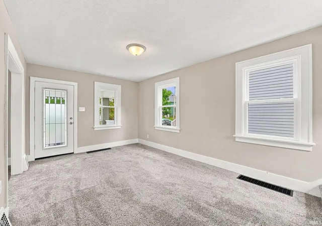 Photo 3 of Manufactured home for sale at 2921 Holton Ave, Fort Wayne, IN 46806 | MLS# 202633623 | Listing updated on 2026-10-05