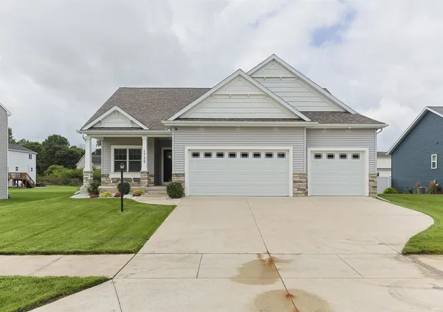 Photo 2 of Manufactured home for sale at 1725 Stoneham Dr, Mishawaka, IN 46544 | MLS# 202633635 | Listing updated on 2026-09-16