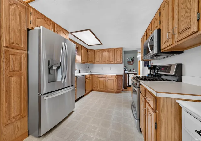 Photo 3 of Sale Pending at 716 Hillcrest Dr, Kokomo, IN 46901 | MLS# 202633644 | Listing updated on 2026-09-14