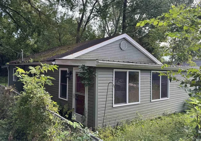 Photo 1 of Manufactured home for sale at 1018 E Thornton Dr, Bloomington, IN 47401 | MLS# 202633649 | Listing updated on 2026-09-22