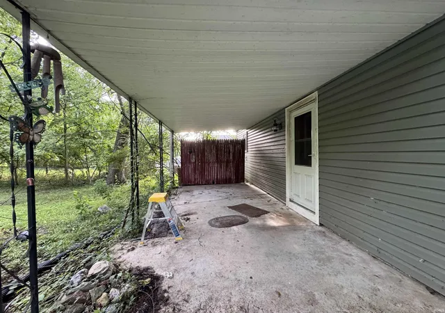 Photo 3 of Manufactured home for sale at 1018 E Thornton Dr, Bloomington, IN 47401 | MLS# 202633649 | Listing updated on 2026-10-06