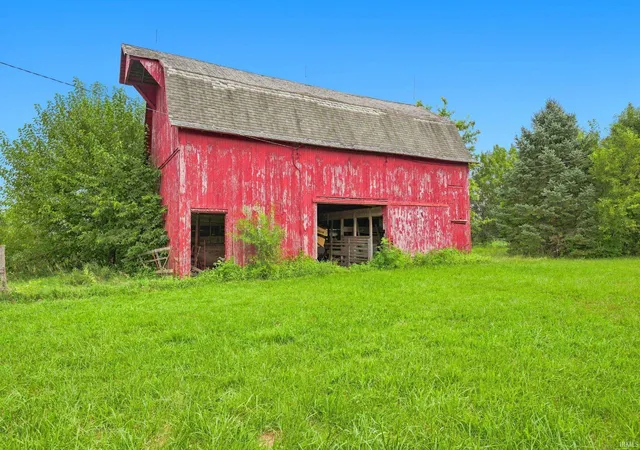 Photo 3 of Sale Pending at 9148 S County Rd 675 E, Cambridge City, IN 47327 | MLS# 202633668 | Listing updated on 2026-09-02