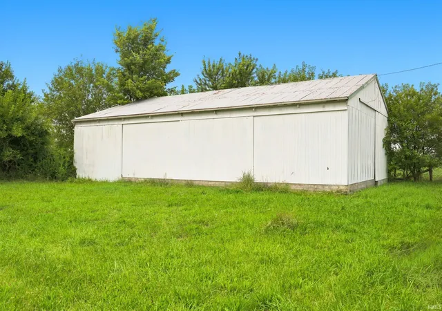 Photo 4 of Sale Pending at 9148 S County Rd 675 E, Cambridge City, IN 47327 | MLS# 202633668 | Listing updated on 2026-09-02