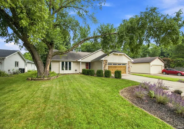 Photo 2 of Sale Pending at 833 Foxwood Dr, Lafayette, IN 47905 | MLS# 202633674 | Listing updated on 2026-08-20