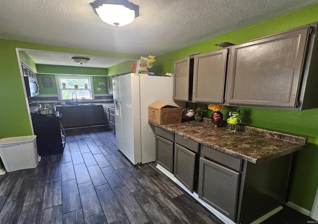 Photo 3 of Manufactured home for sale at 2501 Poinsette Dr, Fort Wayne, IN 46808 | MLS# 202633675 | Listing updated on 2026-09-14
