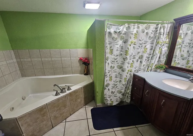 Photo 4 of Manufactured home for sale at 2501 Poinsette Dr, Fort Wayne, IN 46808 | MLS# 202633675 | Listing updated on 2026-09-14