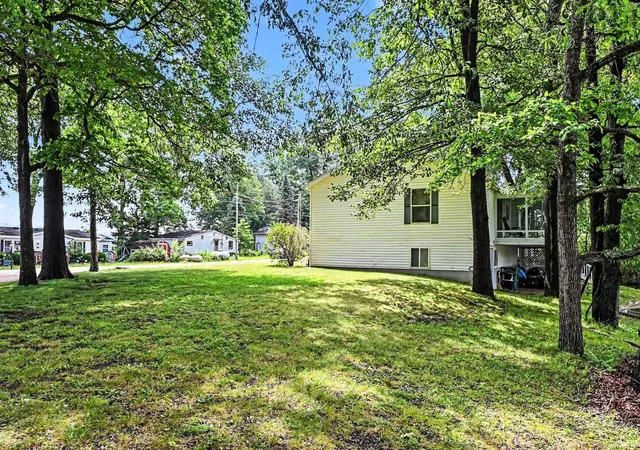 Photo 3 of Manufactured home for sale at 5200 W Lakeview Park Dr, Warsaw, IN 46580 | MLS# 202633683 | Listing updated on 2026-08-24