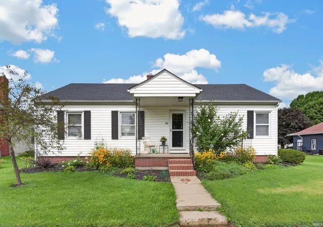 Photo 1 of Sale Pending at 40 S Elm St, Mulberry, IN 46058 | MLS# 202633696 | Listing updated on 2026-08-19