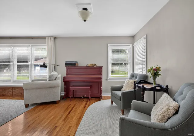 Photo 3 of Sale Pending at 40 S Elm St, Mulberry, IN 46058 | MLS# 202633696 | Listing updated on 2026-08-19