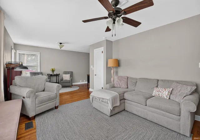 Photo 4 of Sale Pending at 40 S Elm St, Mulberry, IN 46058 | MLS# 202633696 | Listing updated on 2026-08-19