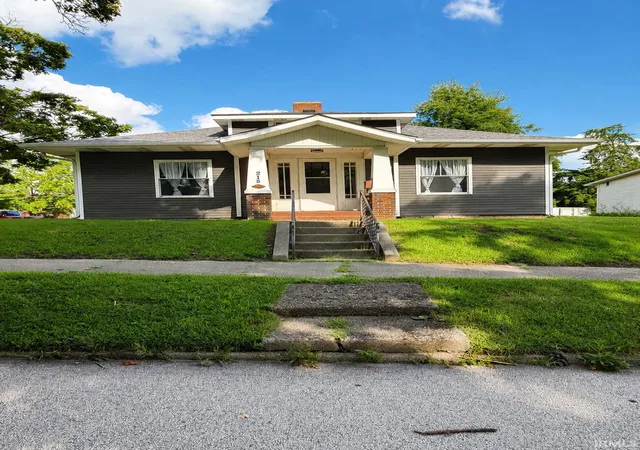 Photo 1 of Manufactured home for sale at 215 N Newlin St, Veedersburg, IN 47987 | MLS# 202633698 | Listing updated on 2026-09-21