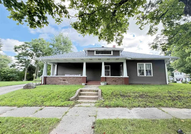 Photo 3 of Manufactured home for sale at 215 N Newlin St, Veedersburg, IN 47987 | MLS# 202633698 | Listing updated on 2026-09-21