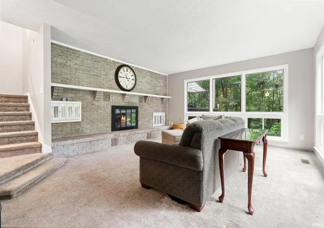 Photo 3 of Manufactured home for sale at 1177 N Shagbark Dr, Warsaw, IN 46582 | MLS# 202633699 | Listing updated on 2026-09-22