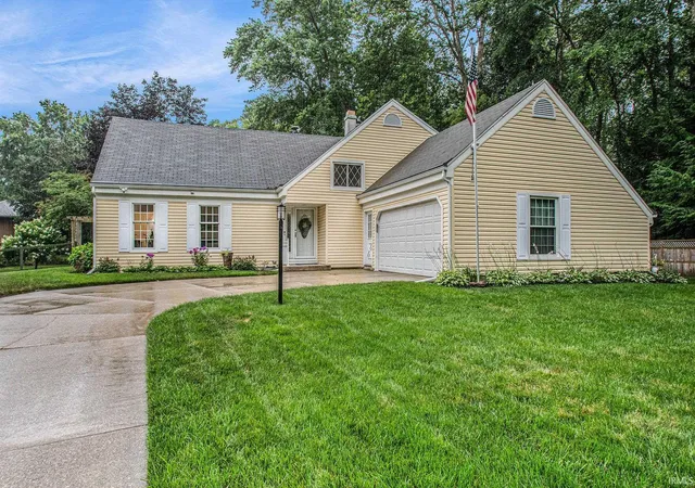 Manufactured home for sale at 51910 N Shoreham Ct, South Bend, IN 46637 | MLS# 202633703