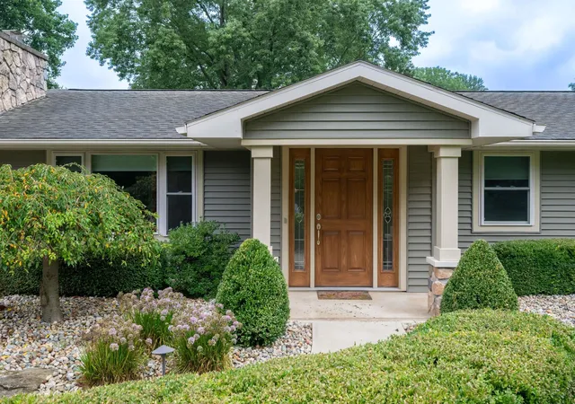 Photo 2 of Manufactured home for sale at 6902 W Hamilton Rd, Fort Wayne, IN 46814 | MLS# 202633707 | Listing updated on 2026-09-21