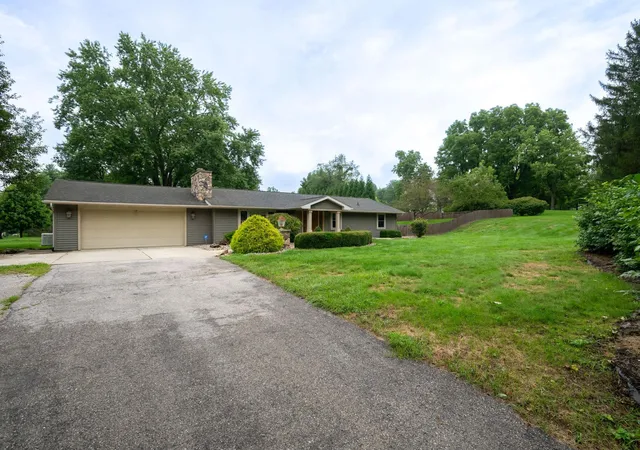 Photo 3 of Manufactured home for sale at 6902 W Hamilton Rd, Fort Wayne, IN 46814 | MLS# 202633707 | Listing updated on 2026-09-21