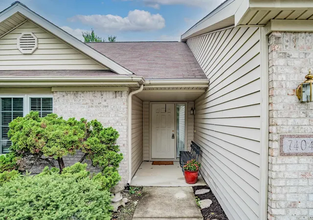 Photo 3 of Sale Pending at 7404 Montclair Dr, Fort Wayne, IN 46804 | MLS# 202633708 | Listing updated on 2026-08-28