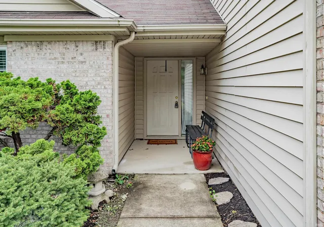 Photo 3 of Sale Pending at 7404 Montclair Dr, Fort Wayne, IN 46804 | MLS# 202633708 | Listing updated on 2026-08-28