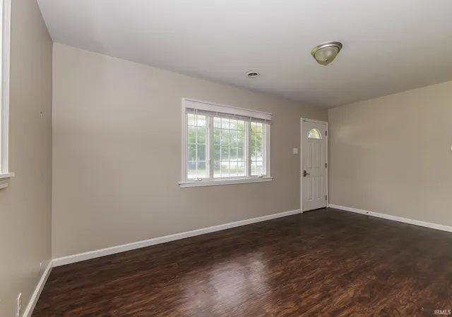 Photo 4 of Sale Pending at 2009 N Milton St, Muncie, IN 47303 | MLS# 202633712 | Listing updated on 2026-08-21