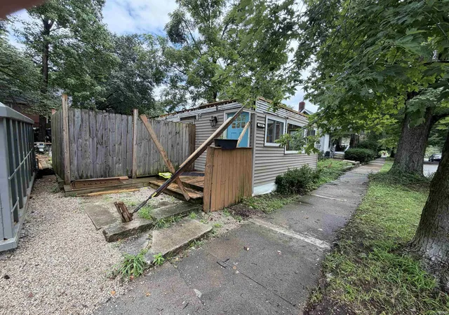 Photo 1 of Manufactured home for sale at 618 W Howe St, Bloomington, IN 47403 | MLS# 202633716 | Listing updated on 2026-08-25