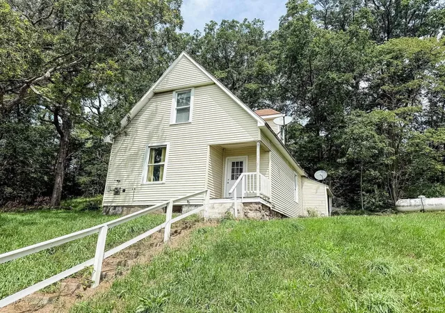 Photo 2 of Manufactured home for sale at 1446 E Lovers Ln Rd, Peru, IN 46970 | MLS# 202633718 | Listing updated on 2026-09-03