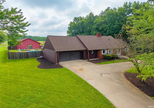 Photo 3 of Sale Pending at 10234 Hickory Valley Dr, Fort Wayne, IN 46835 | MLS# 202633720 | Listing updated on 2026-09-14