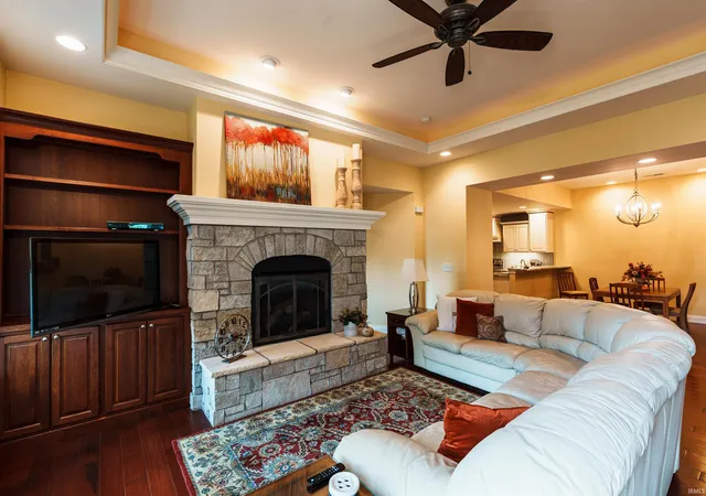 Photo 5 of Sale Pending at 8024 Wolf Crk Ct, Evansville, IN 47712 | MLS# 202633730 | Listing updated on 2026-09-01