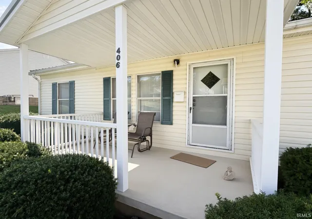 Photo 2 of Sale Pending at 406 Elm St, Rockport, IN 47635 | MLS# 202633735 | Listing updated on 2026-08-31