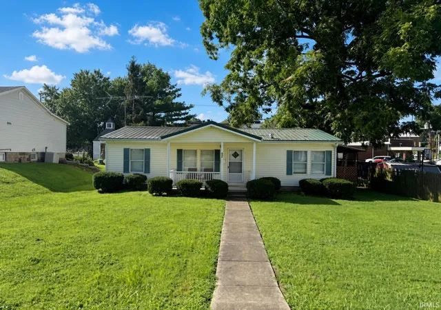 Photo 3 of Sale Pending at 406 Elm St, Rockport, IN 47635 | MLS# 202633735 | Listing updated on 2026-08-31