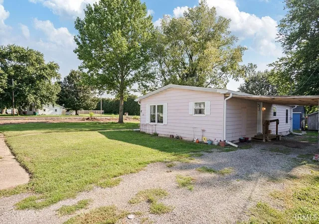 Photo 2 of Manufactured home for sale at 224 N Indiana St, Greentown, IN 46936 | MLS# 202633738 | Listing updated on 2026-10-05