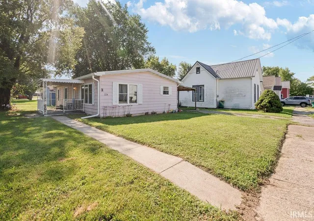 Photo 3 of Manufactured home for sale at 224 N Indiana St, Greentown, IN 46936 | MLS# 202633738 | Listing updated on 2026-10-05