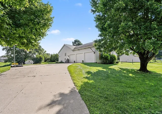 Photo 2 of Sale Pending at 59717 Baneberry Trl, South Bend, IN 46614 | MLS# 202633746 | Listing updated on 2026-08-24